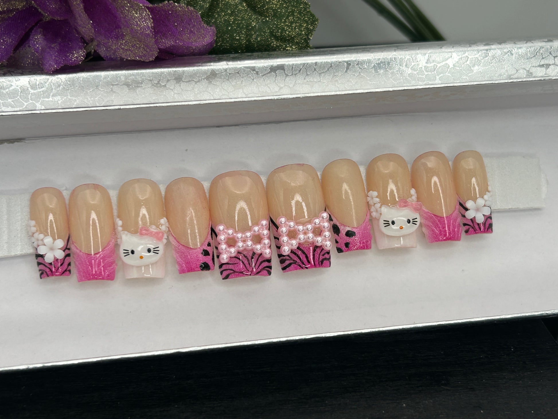Hello Kitty Girl image 4