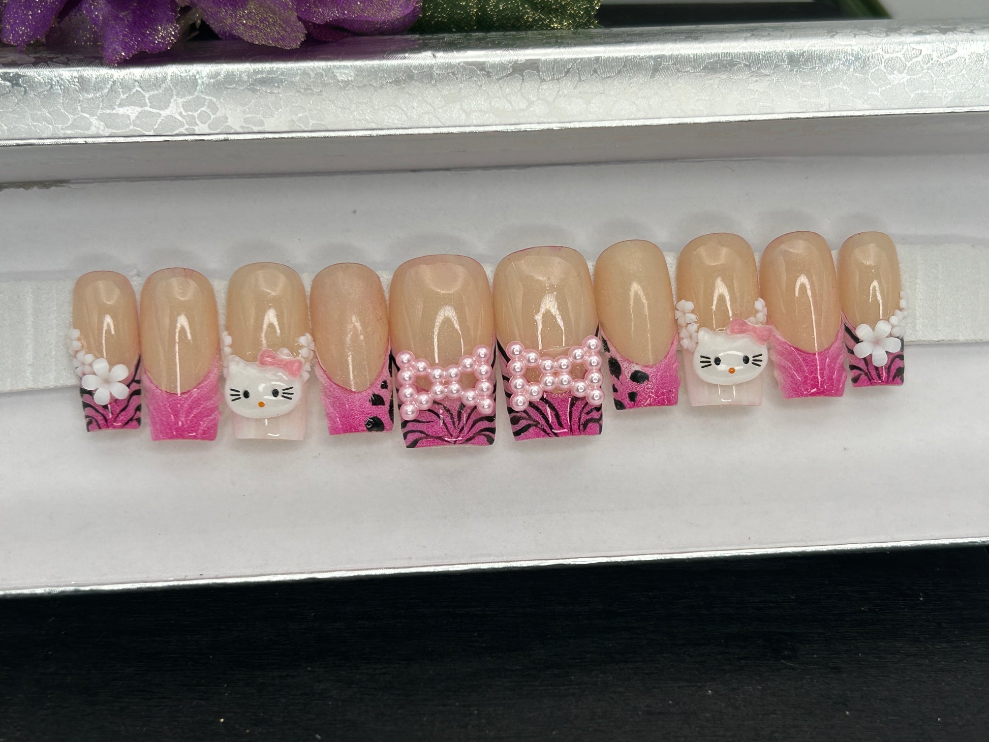 Hello Kitty Girl image 3